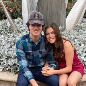 Meet your Posher, Mia